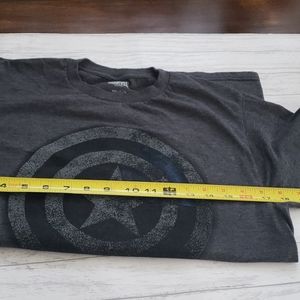 MARVEL Heather Black Heroe Shield T shirt, Small